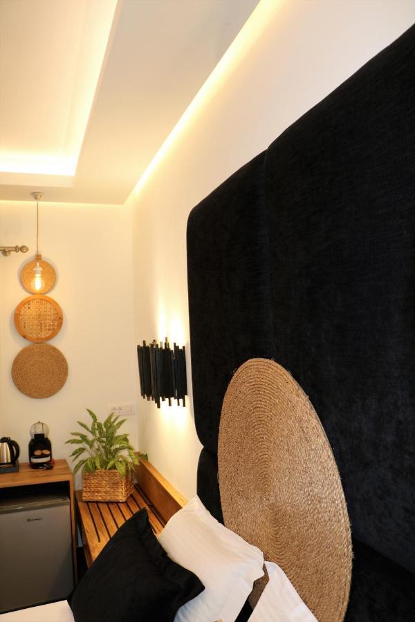 Angelica'S Deluxe Rooms In Adamas المظهر الخارجي الصورة