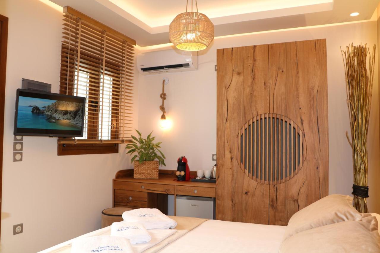 Angelica'S Deluxe Rooms In Adamas المظهر الخارجي الصورة