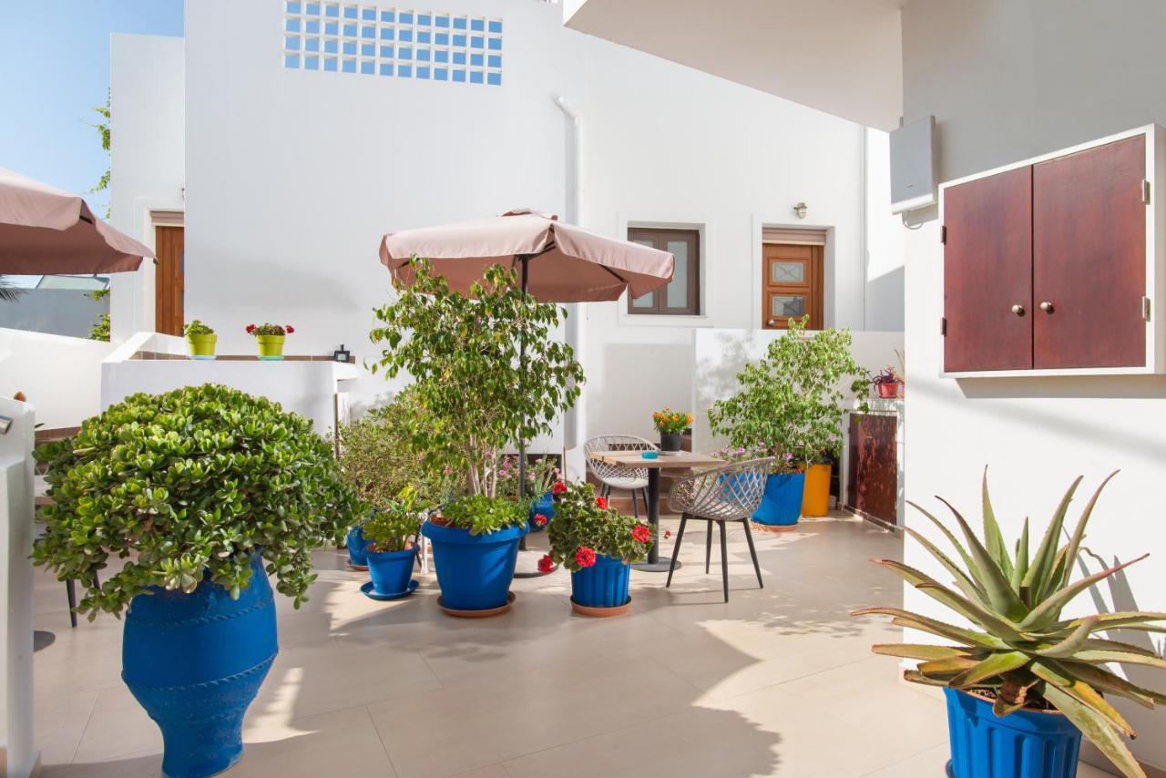 Angelica'S Deluxe Rooms In Adamas المظهر الخارجي الصورة