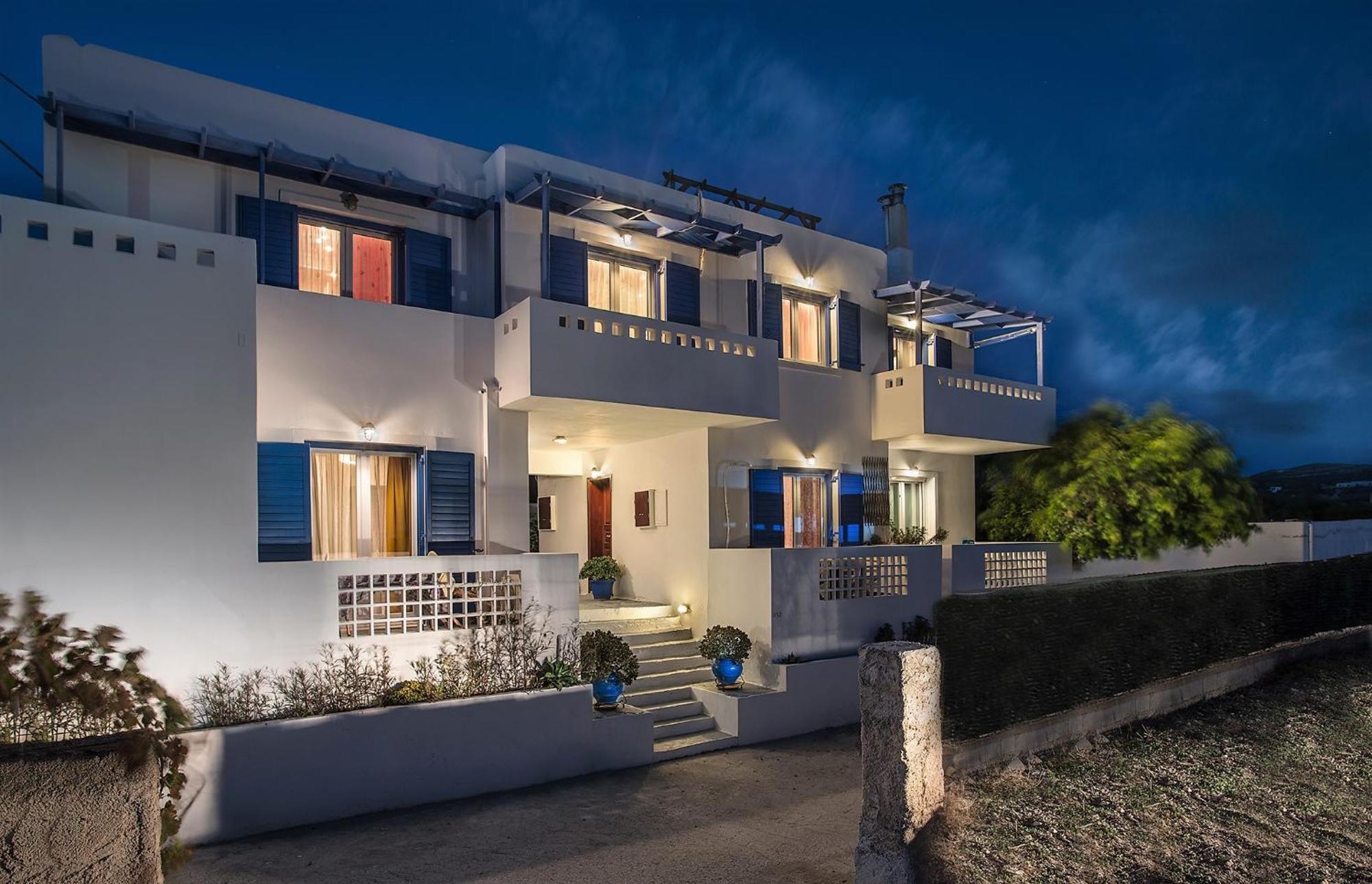 Angelica'S Deluxe Rooms In Adamas المظهر الخارجي الصورة