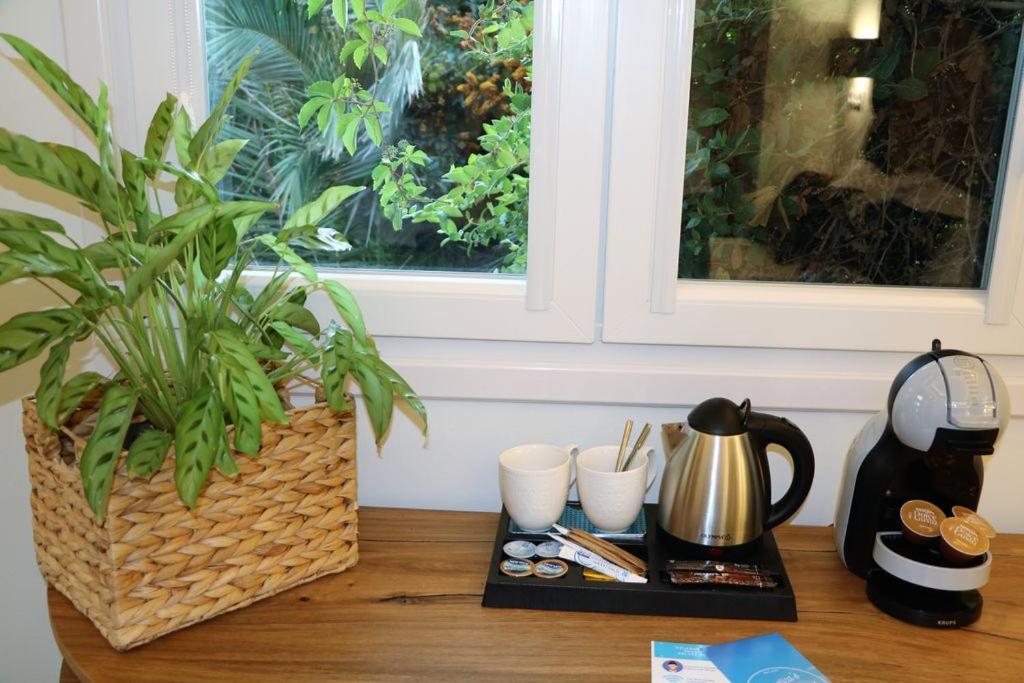 Angelica'S Deluxe Rooms In Adamas المظهر الخارجي الصورة